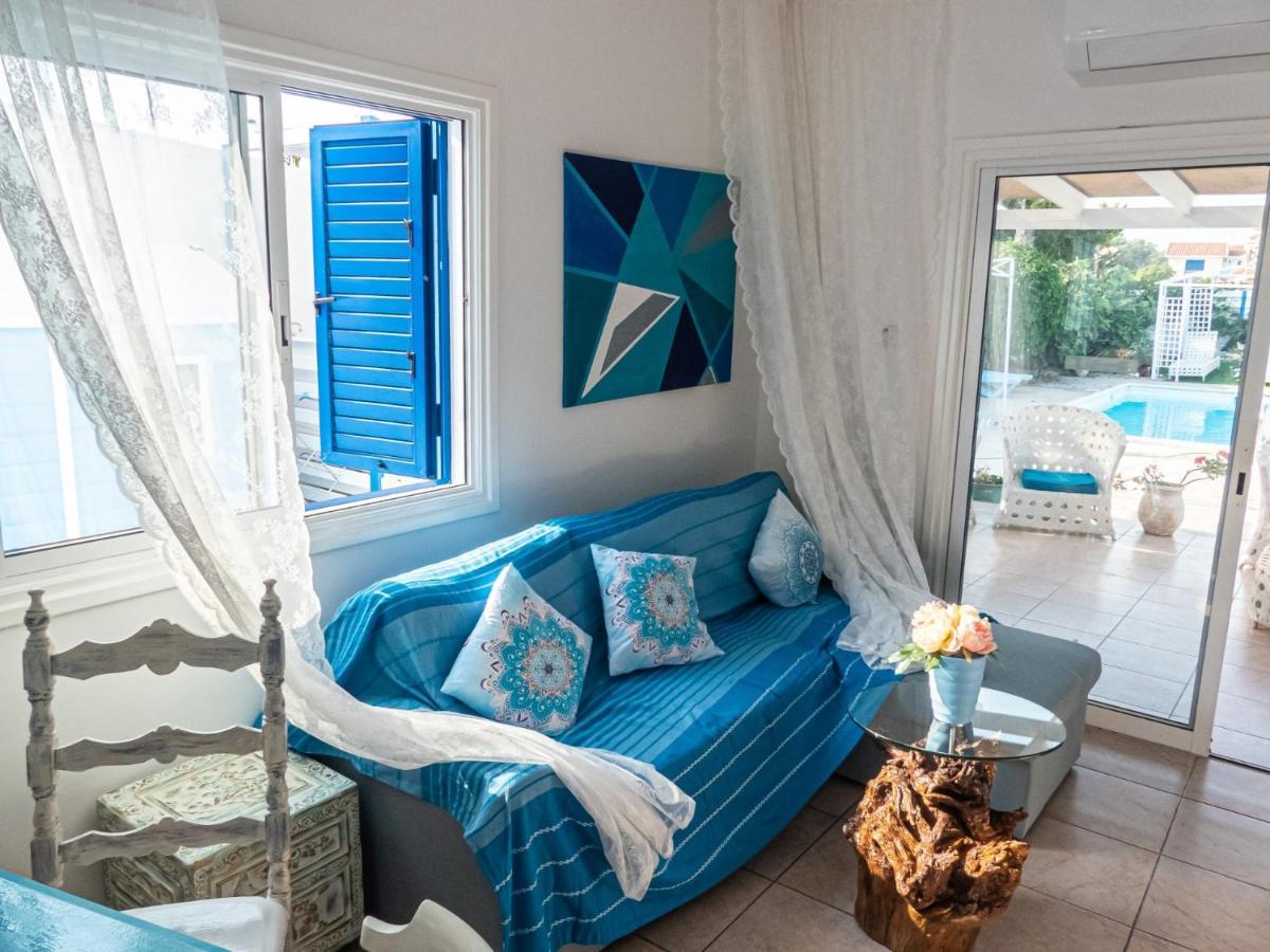 Greek Island Style 2 Bedroom Villa With Pool Next To The Sea Larnaca Exterior foto