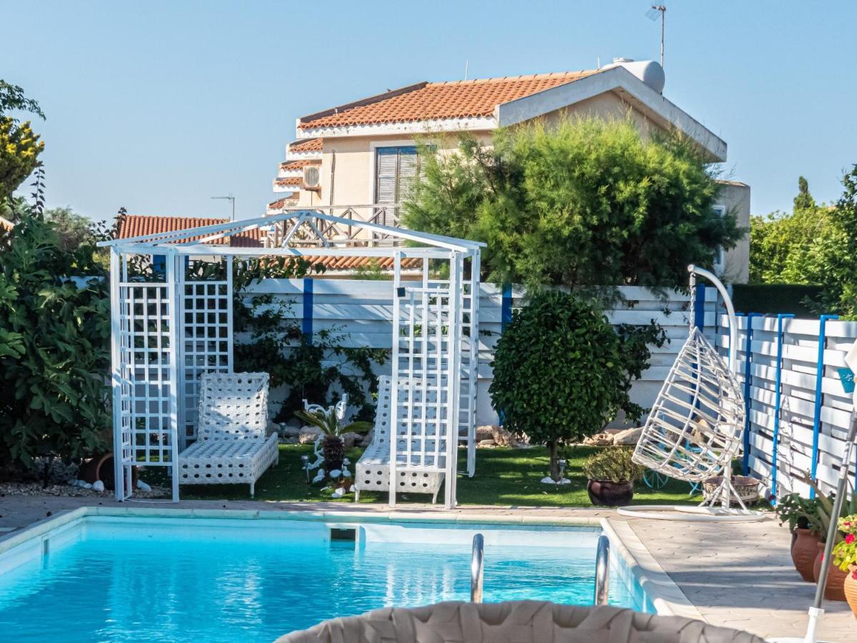 Greek Island Style 2 Bedroom Villa With Pool Next To The Sea Larnaca Exterior foto
