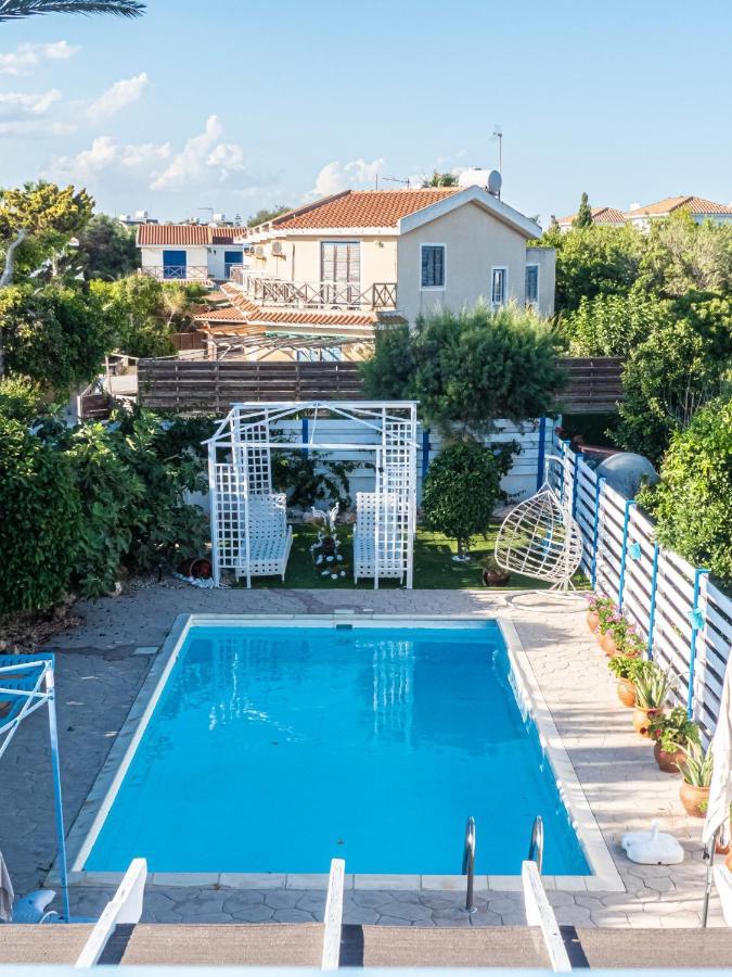 Greek Island Style 2 Bedroom Villa With Pool Next To The Sea Larnaca Exterior foto