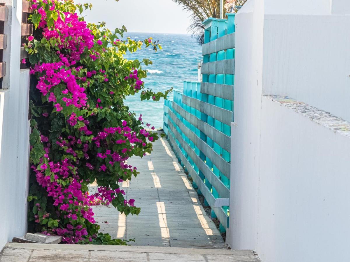 Greek Island Style 2 Bedroom Villa With Pool Next To The Sea Larnaca Exterior foto