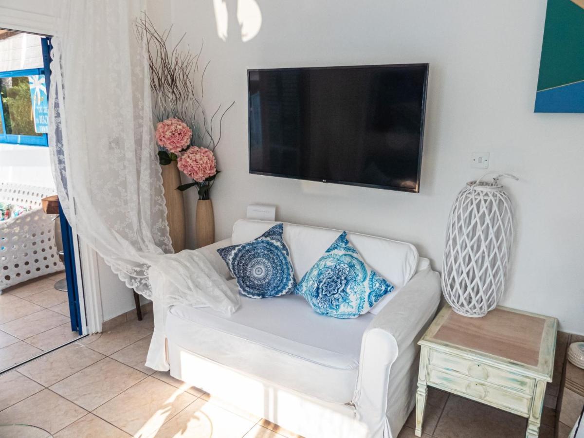 Greek Island Style 2 Bedroom Villa With Pool Next To The Sea Larnaca Exterior foto